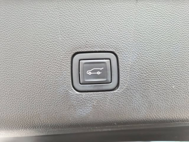 Used 2021 Chevrolet Traverse Premier FWD image 13