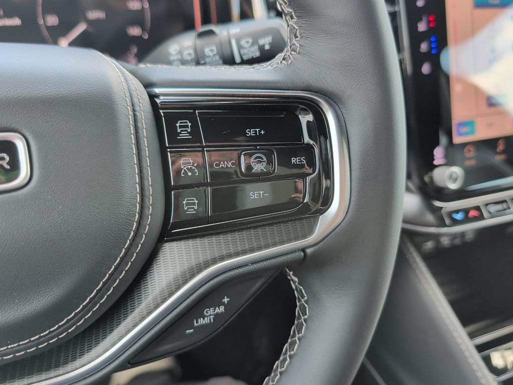 New 2026 Jeep Grand Wagoneer Summit AWD/4WD image 25