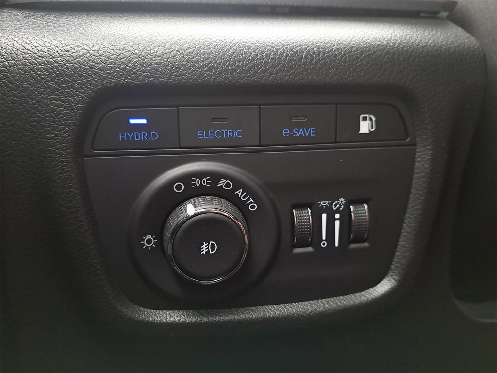 Certified 2023 Jeep Grand Cherokee Overland w/ Advanced Protech Group III image 27