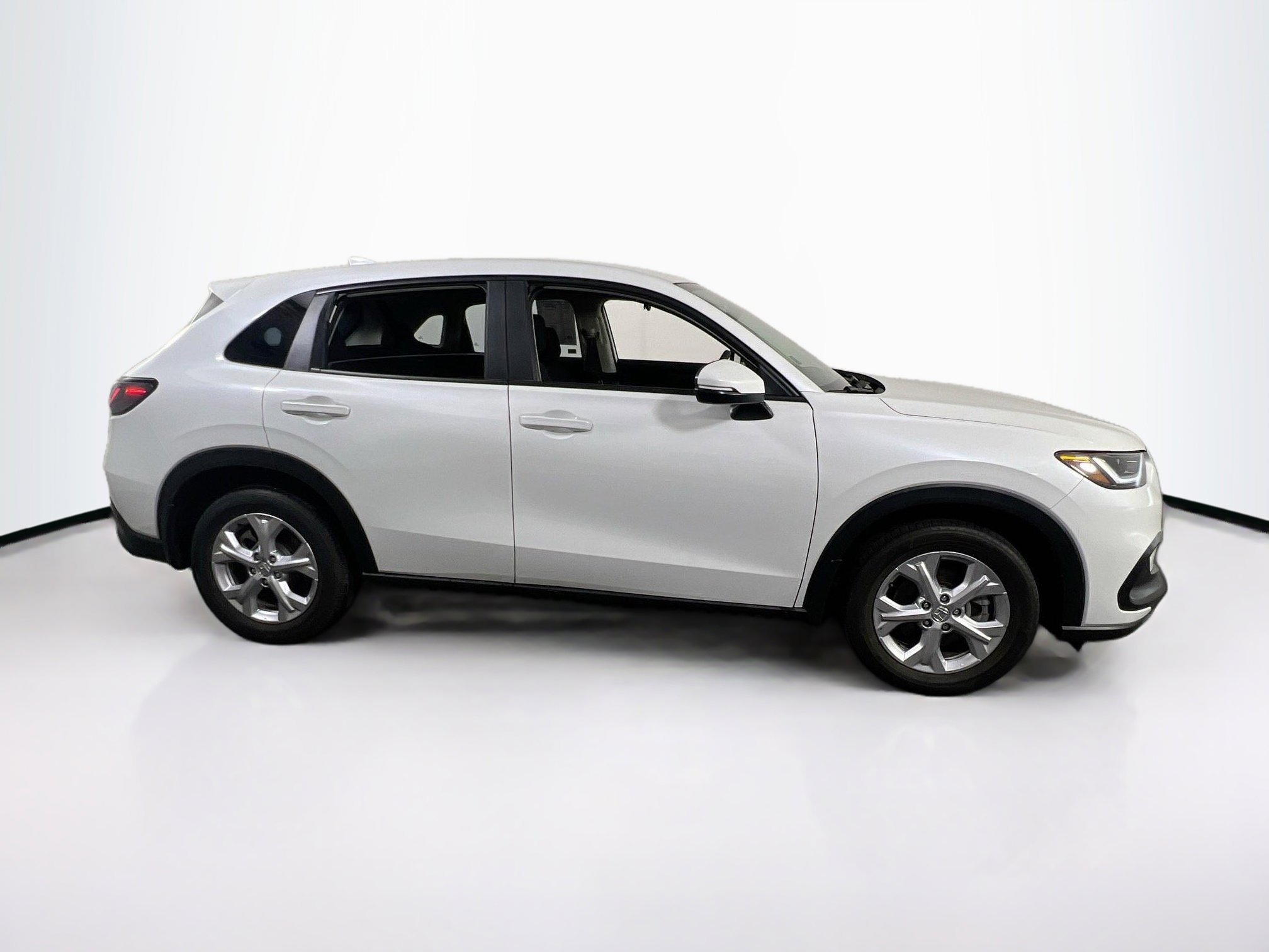 Used 2023 Honda HR-V LX image 4