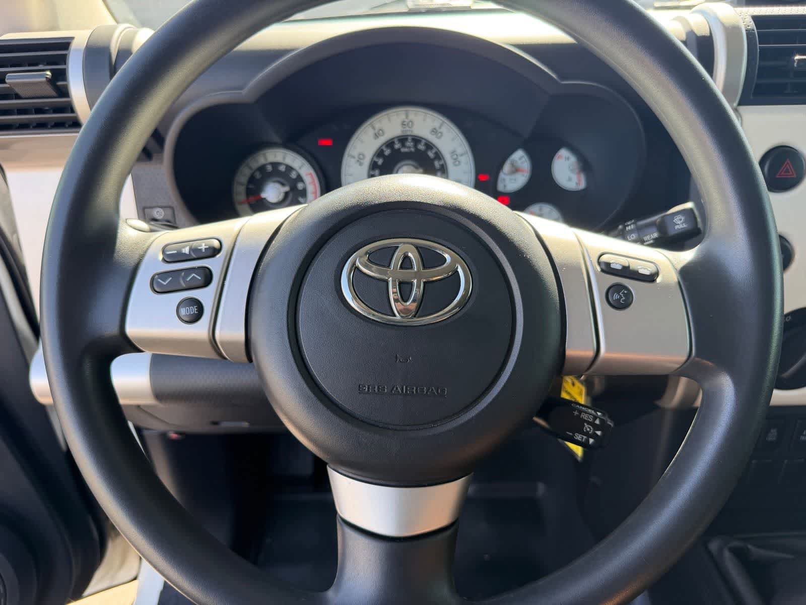 Used 2014 Toyota FJ Cruiser 4WD w/ Convenience Package image 16