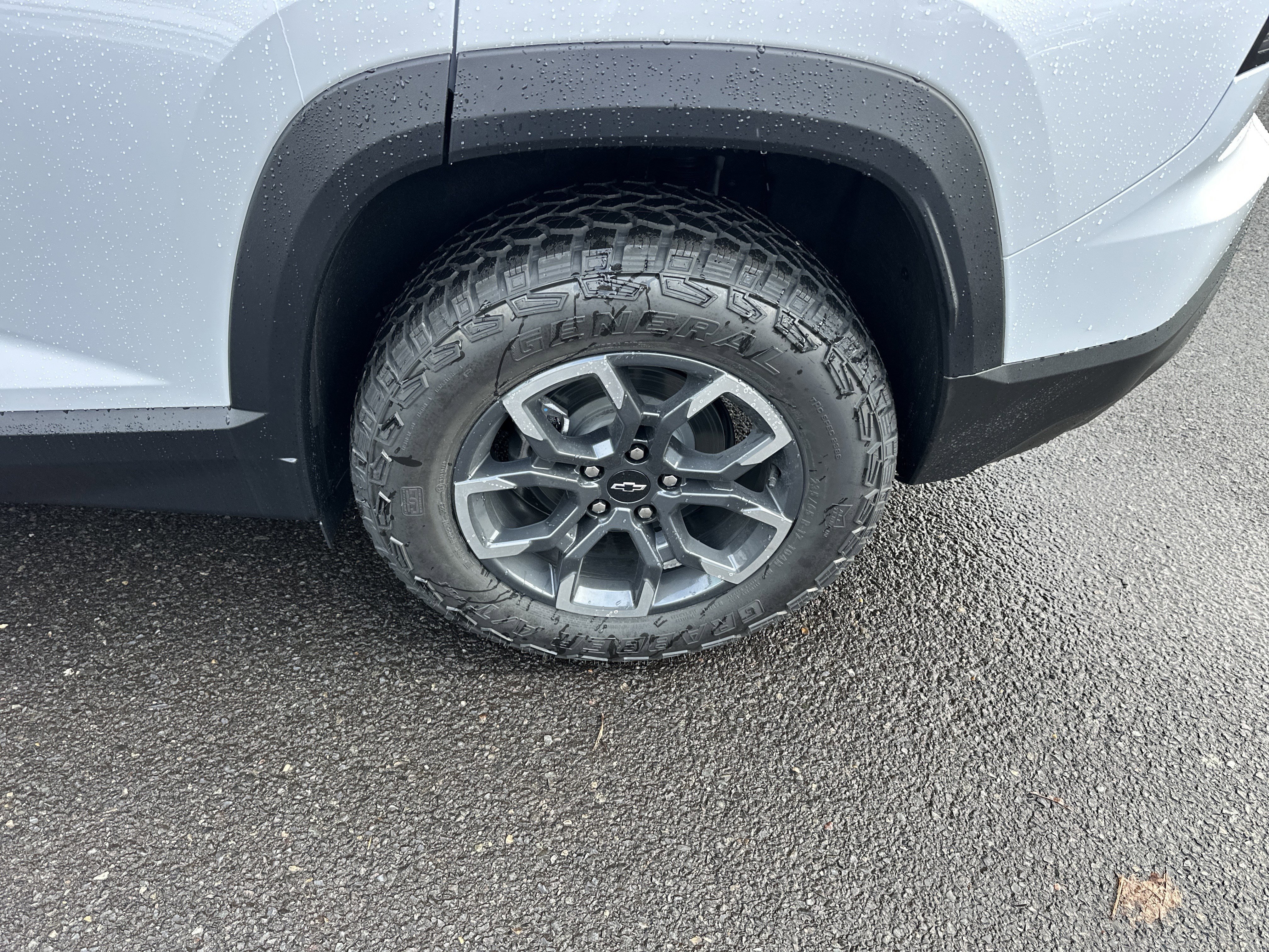 New 2026 Chevrolet Equinox ACTIV image 24