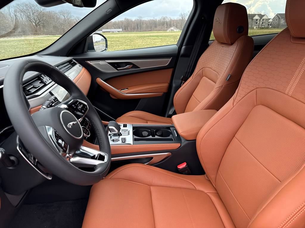 Used 2026 Jaguar F-PACE R-Dynamic S image 12