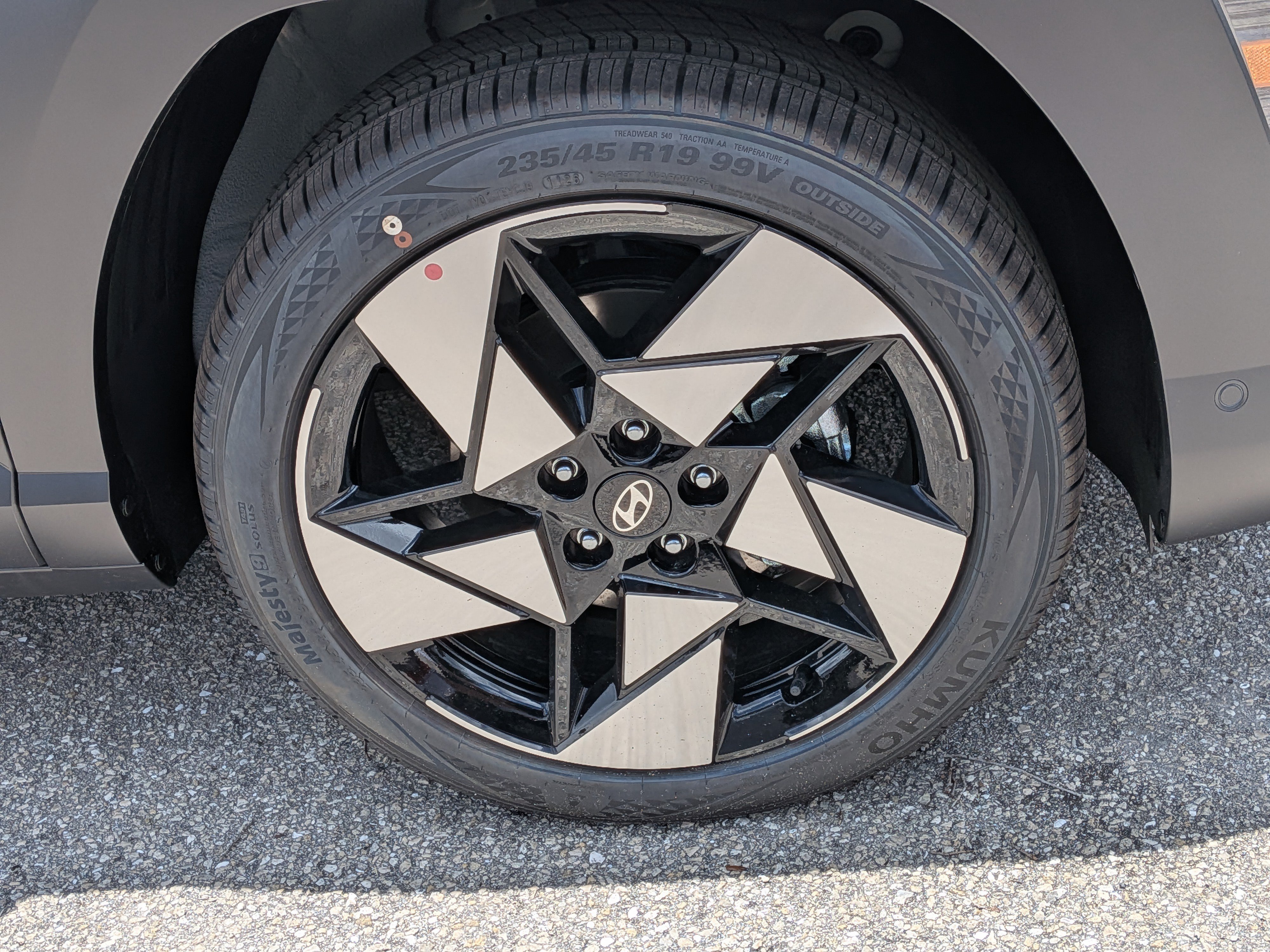 New 2026 Hyundai Kona Limited FWD image 10