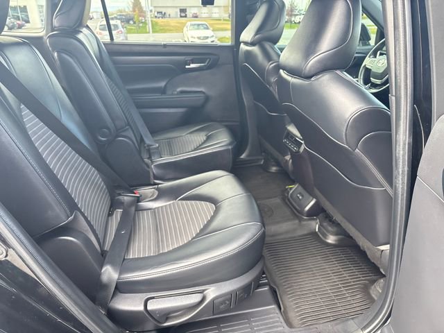 Used 2022 Toyota Highlander XSE AWD/4WD image 24