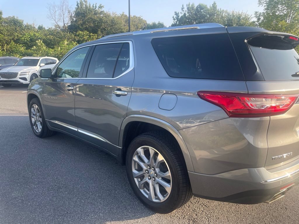 Used 2018 Chevrolet Traverse Premier w/ Driver Confidence II Package FWD image 8