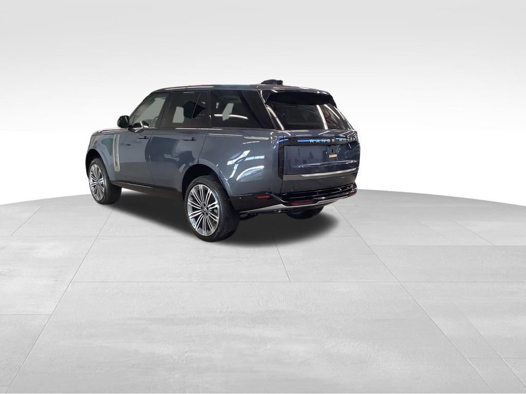 Used 2024 Land Rover Range Rover SE AWD/4WD image 3