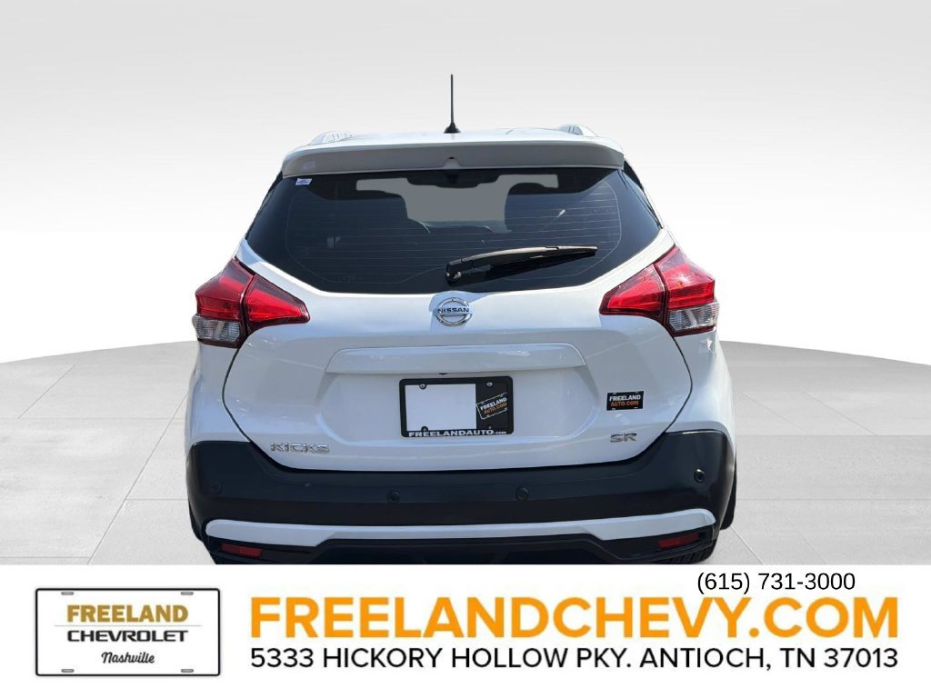Used 2020 Nissan Kicks SR w/ SR Premium Package FWD image 4