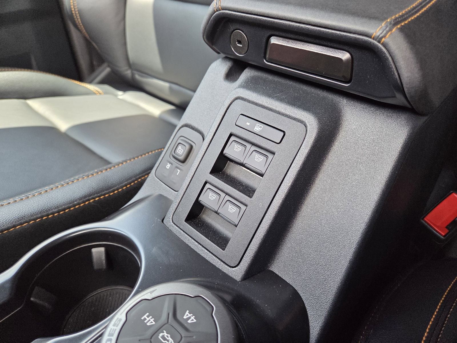 Used 2024 Ford Bronco Badlands AWD/4WD image 35