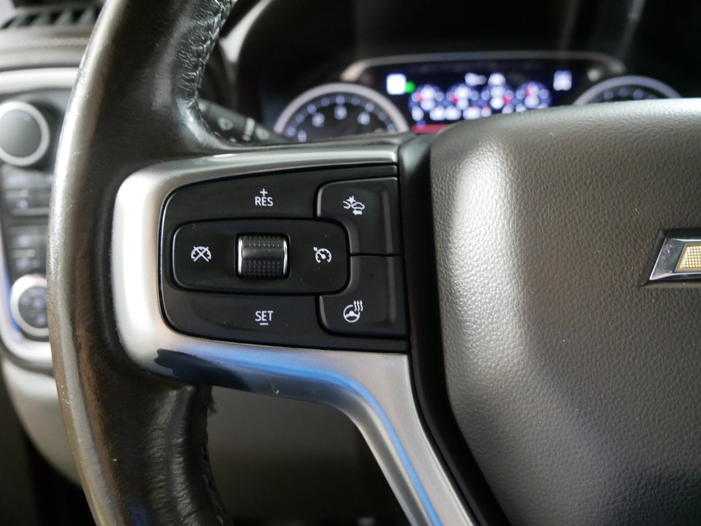 Certified 2019 Chevrolet Silverado 1500 LTZ w/ LTZ Premium Package AWD/4WD image 27