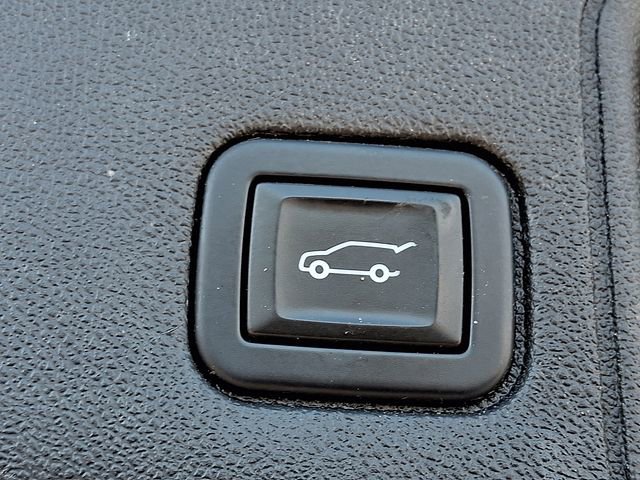Used 2022 GMC Terrain SLT AWD/4WD image 32