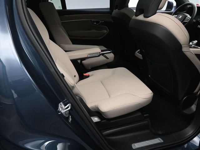 Used 2025 Volvo XC90 B5 Plus w/ Protection Package image 27