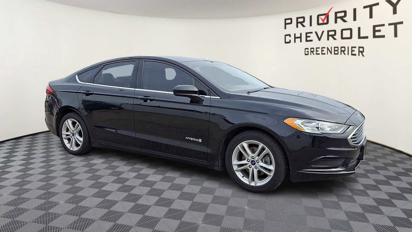 Used 2018 Ford Fusion S image 2