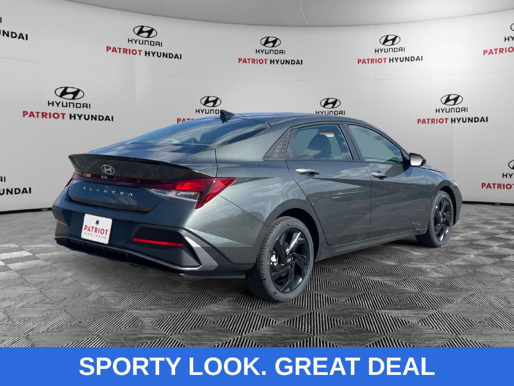 Used 2026 Hyundai Elantra Sport FWD image 3