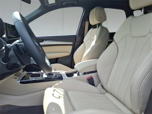 Certified 2025 Audi Q5 2.0T Premium w/ Convenience Plus Package image 15