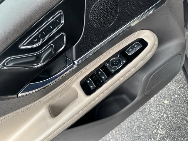 Used 2023 Lincoln Corsair AWD w/ Equipment Group 101A image 23
