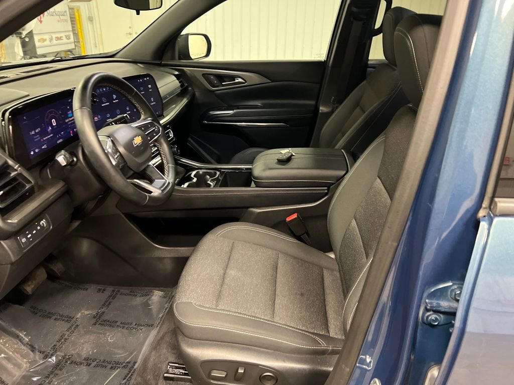 Certified 2025 Chevrolet Traverse LT w/ Driver Confidence Package image 13