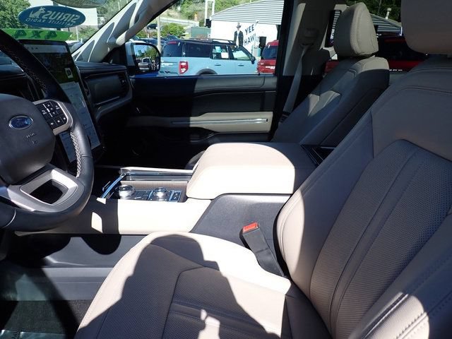 Certified 2024 Ford Expedition Limited AWD/4WD image 18