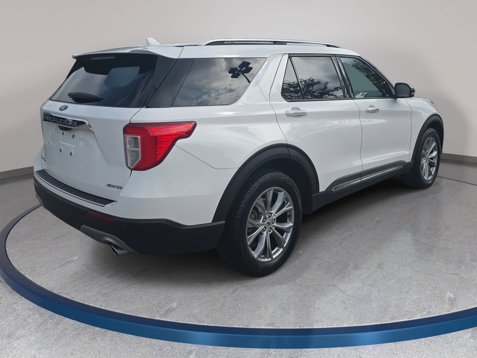 Used 2022 Ford Explorer Limited w/ Equipment Group 301A AWD/4WD image 5