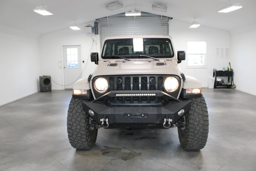 Used 2022 Jeep Gladiator Overland w/ Cold Weather Group AWD/4WD image 3