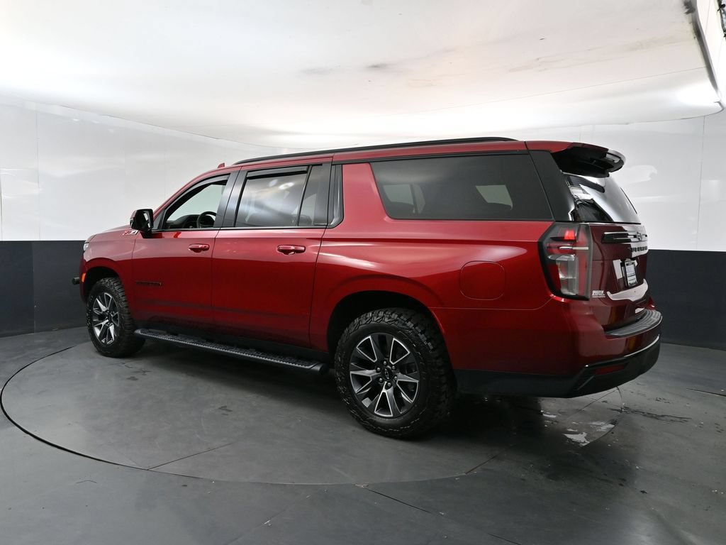 Used 2024 Chevrolet Suburban Z71 w/ Luxury Package AWD/4WD image 3