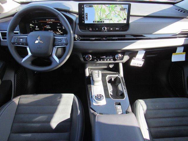 New 2025 Mitsubishi Outlander SE image 10