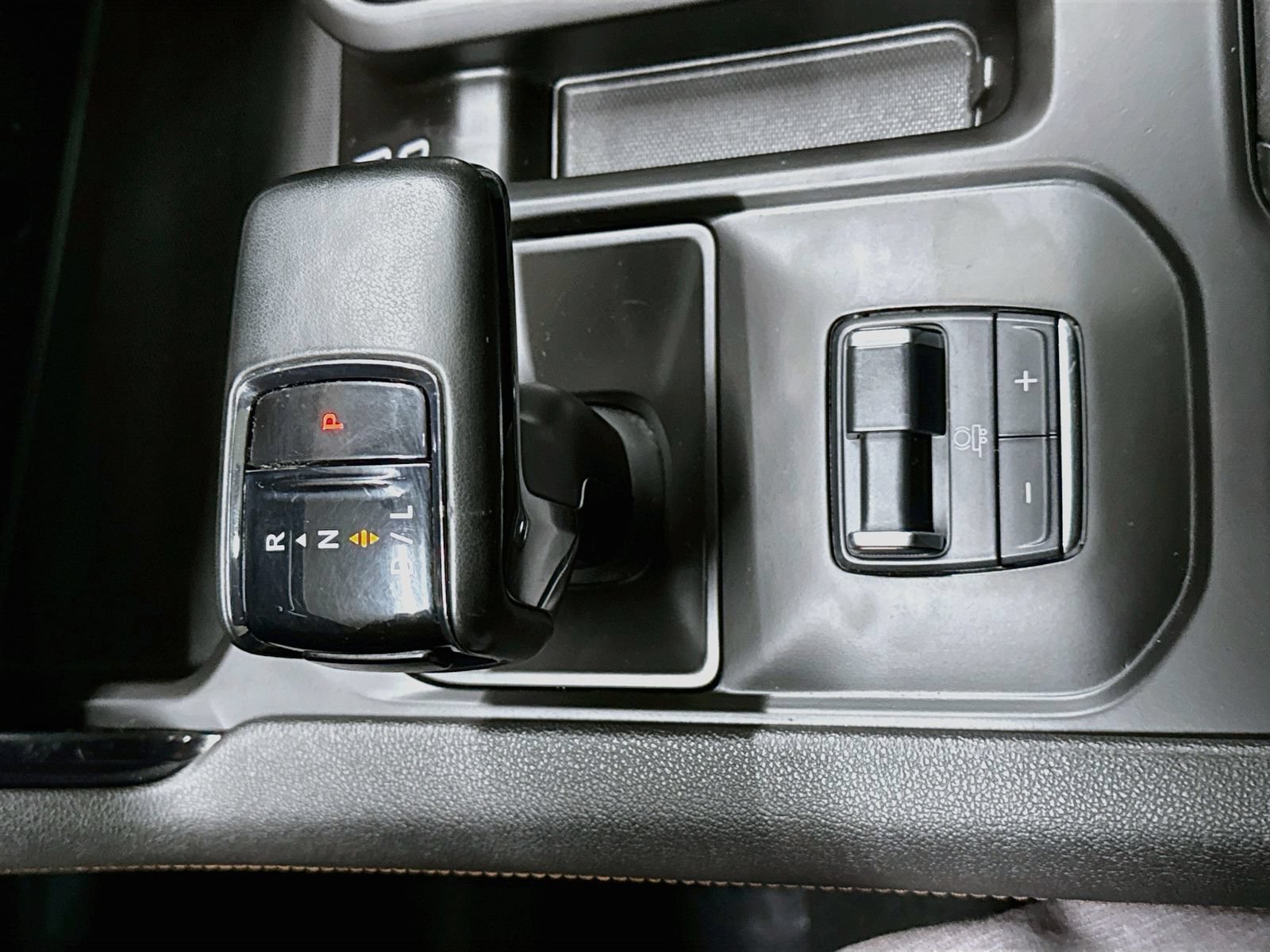 Used 2024 GMC Sierra 1500 AT4 w/ Technology Package AWD/4WD image 19