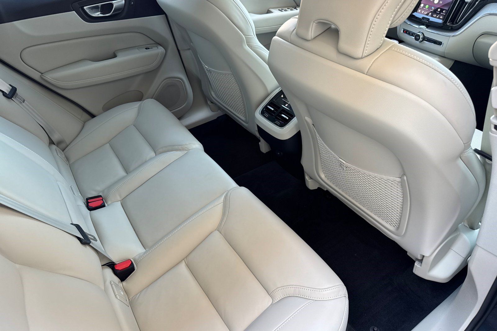 Used 2025 Volvo XC60 B5 Ultra w/ Protection Package Premier AWD/4WD image 34