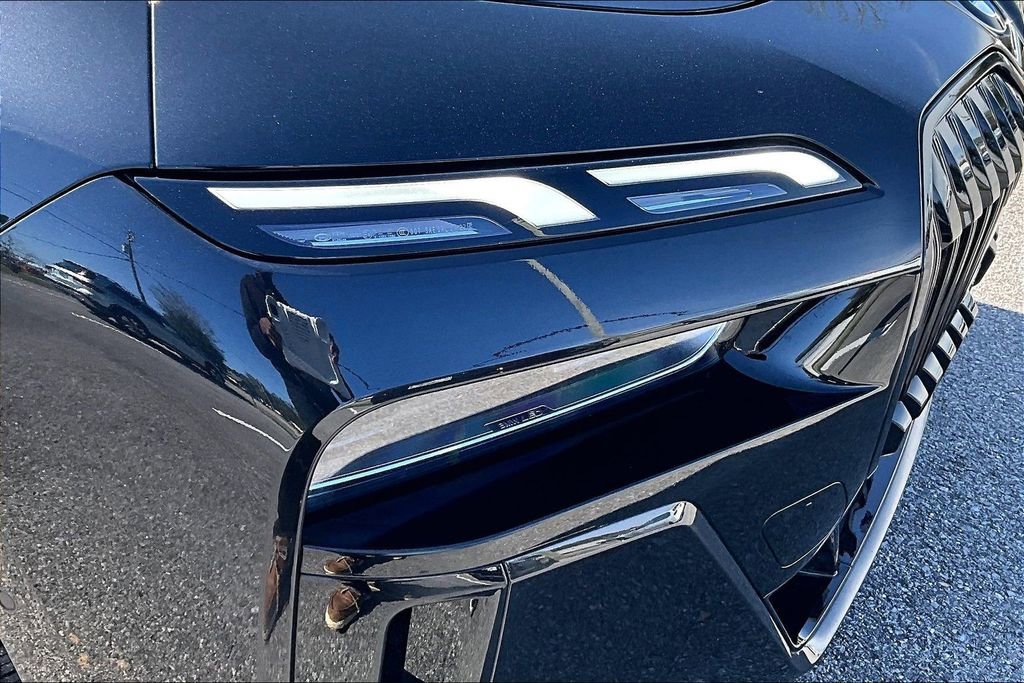 Used 2023 BMW 740i image 33