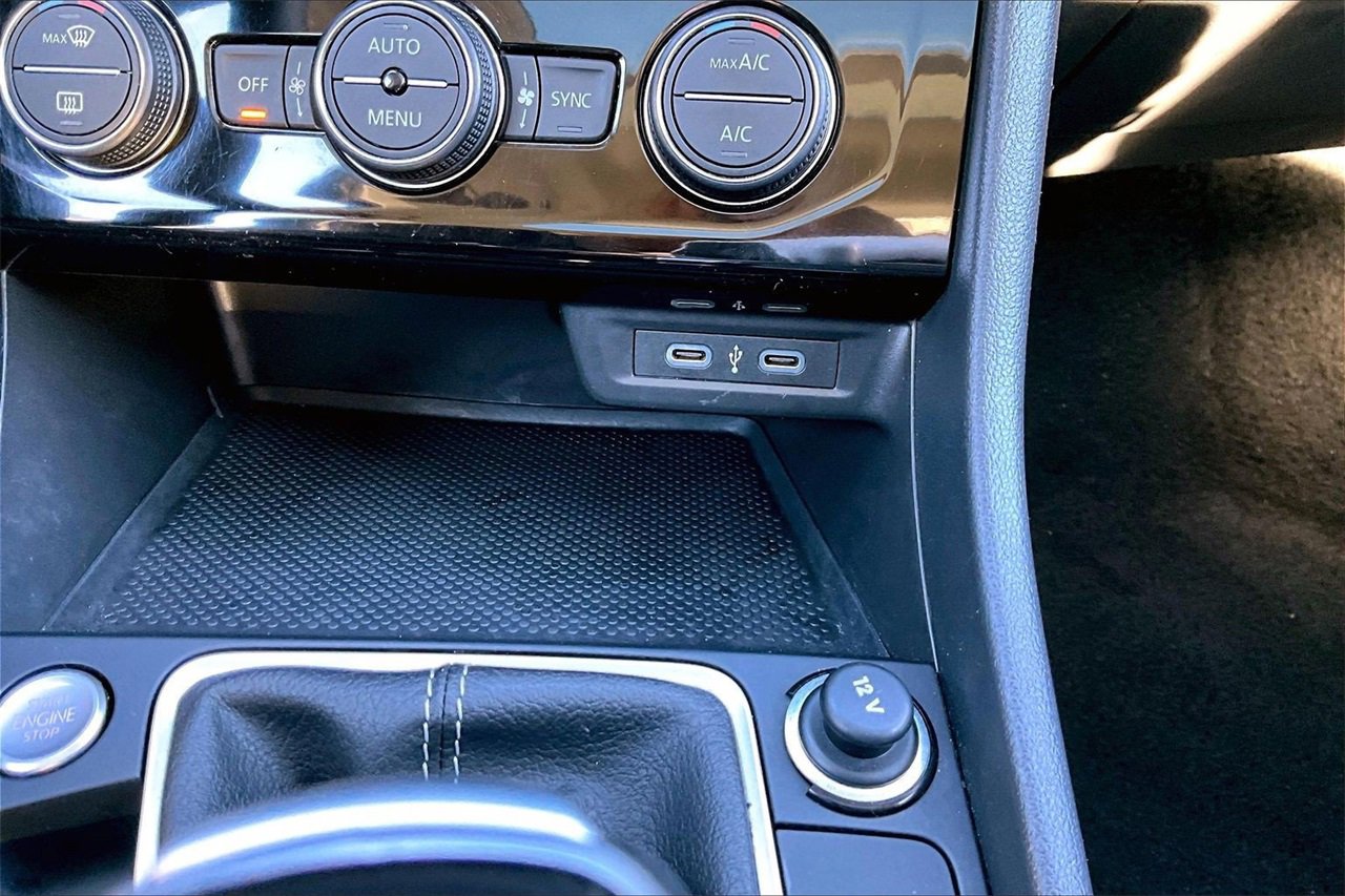 Used 2024 Volkswagen Jetta SE image 16
