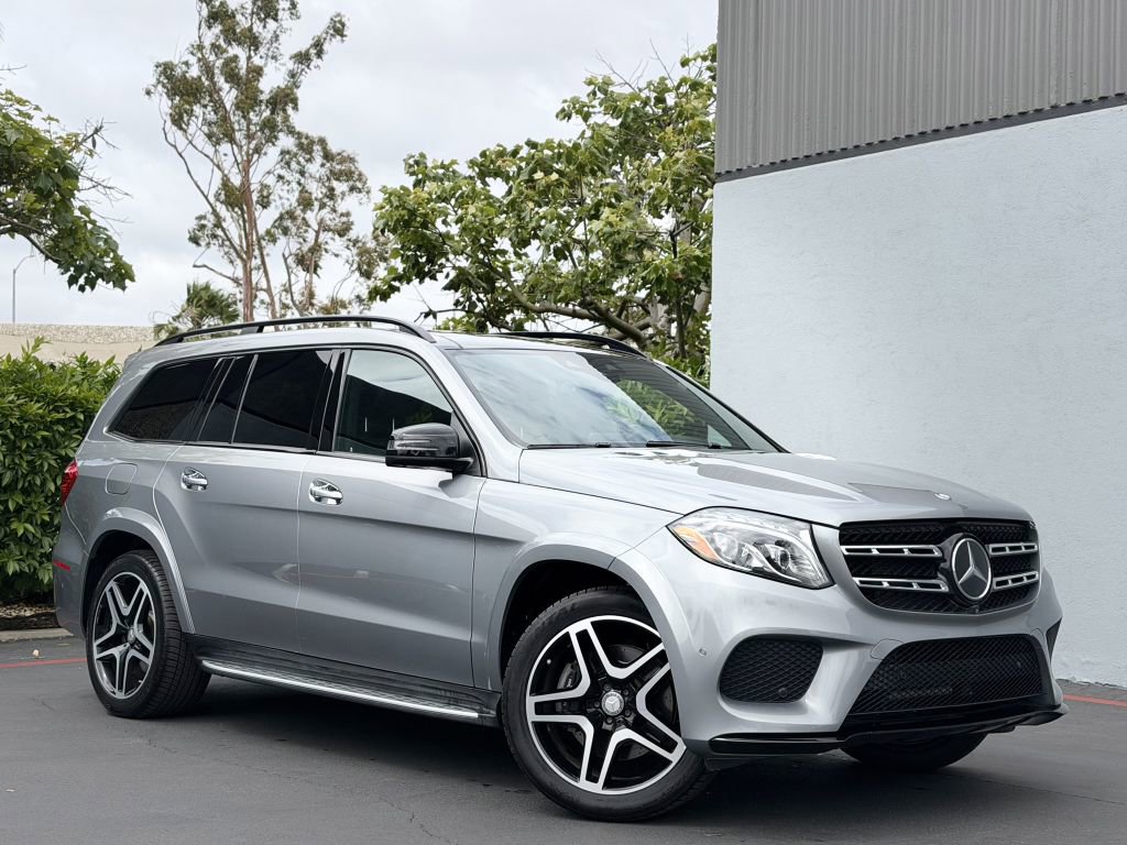 Used 2017 Mercedes-Benz GLS 550 4MATIC image 2