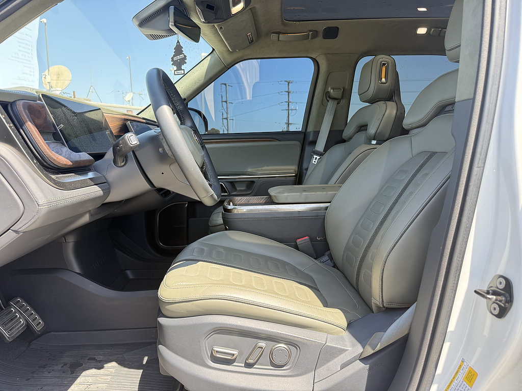 Used 2022 Rivian R1T Adventure AWD/4WD image 5