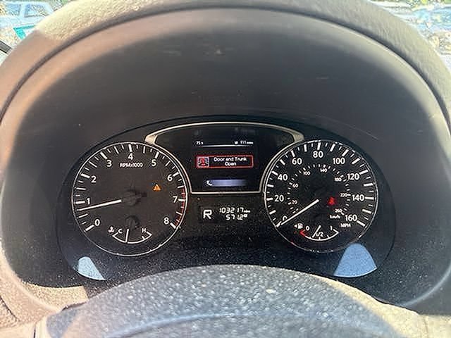 Used 2015 Nissan Altima 2.5 SL w/ Technology Package FWD image 21