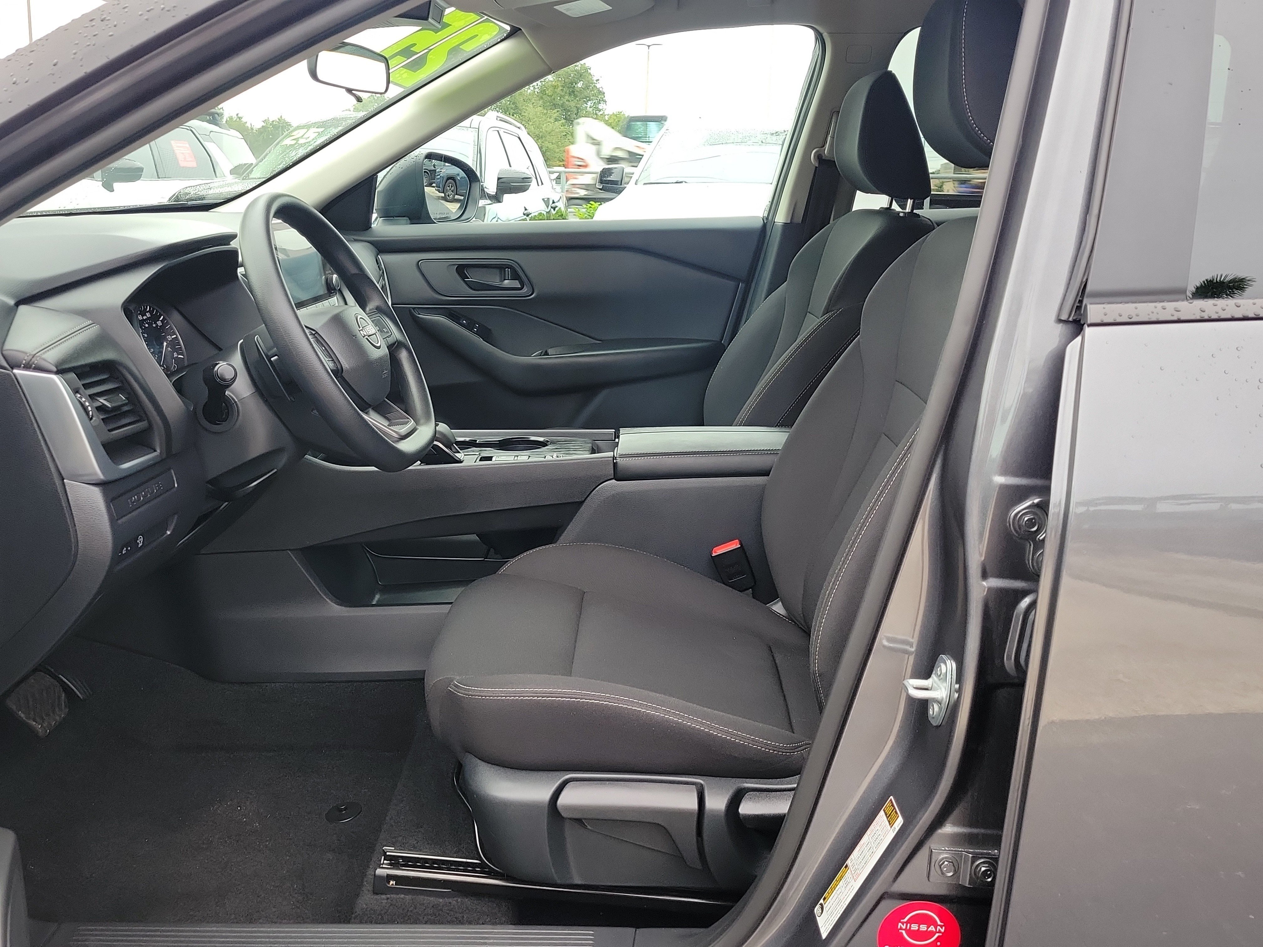 Certified 2025 Nissan Rogue S FWD image 17