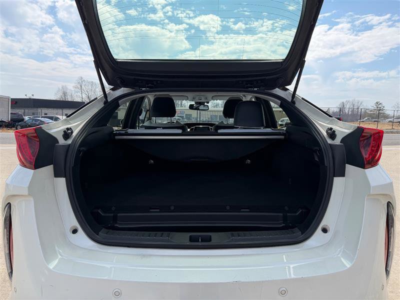 Used 2017 Toyota Prius Prime Advanced image 5