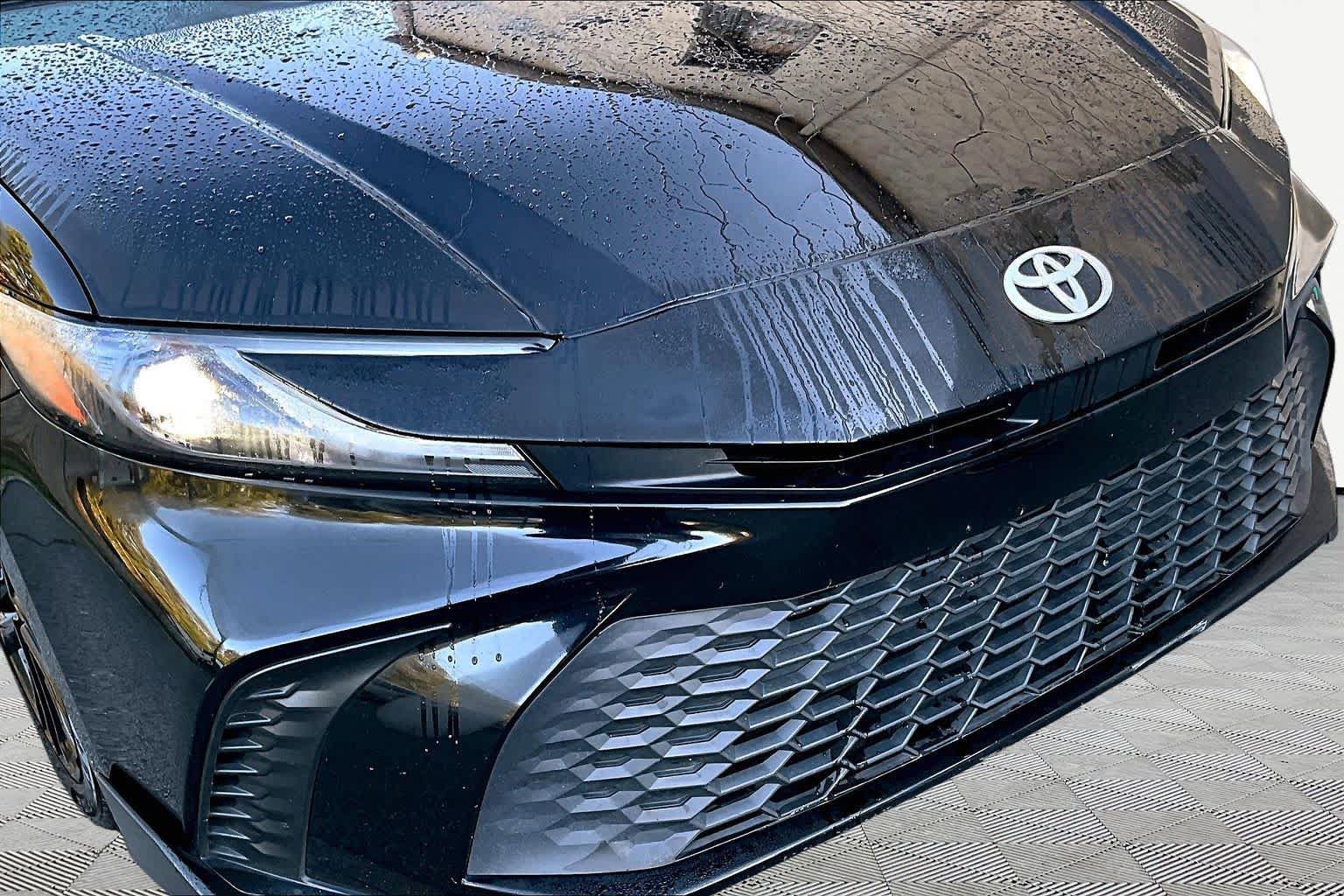 Used 2025 Toyota Camry SE FWD image 29