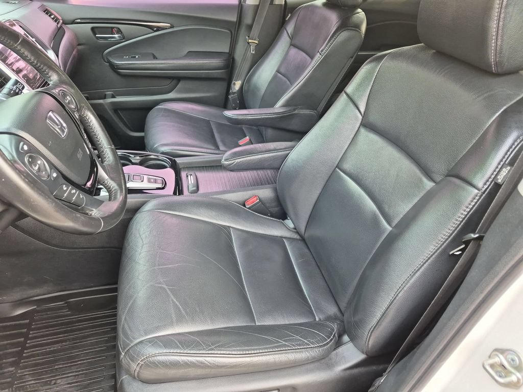 Used 2018 Honda Pilot Touring image 16
