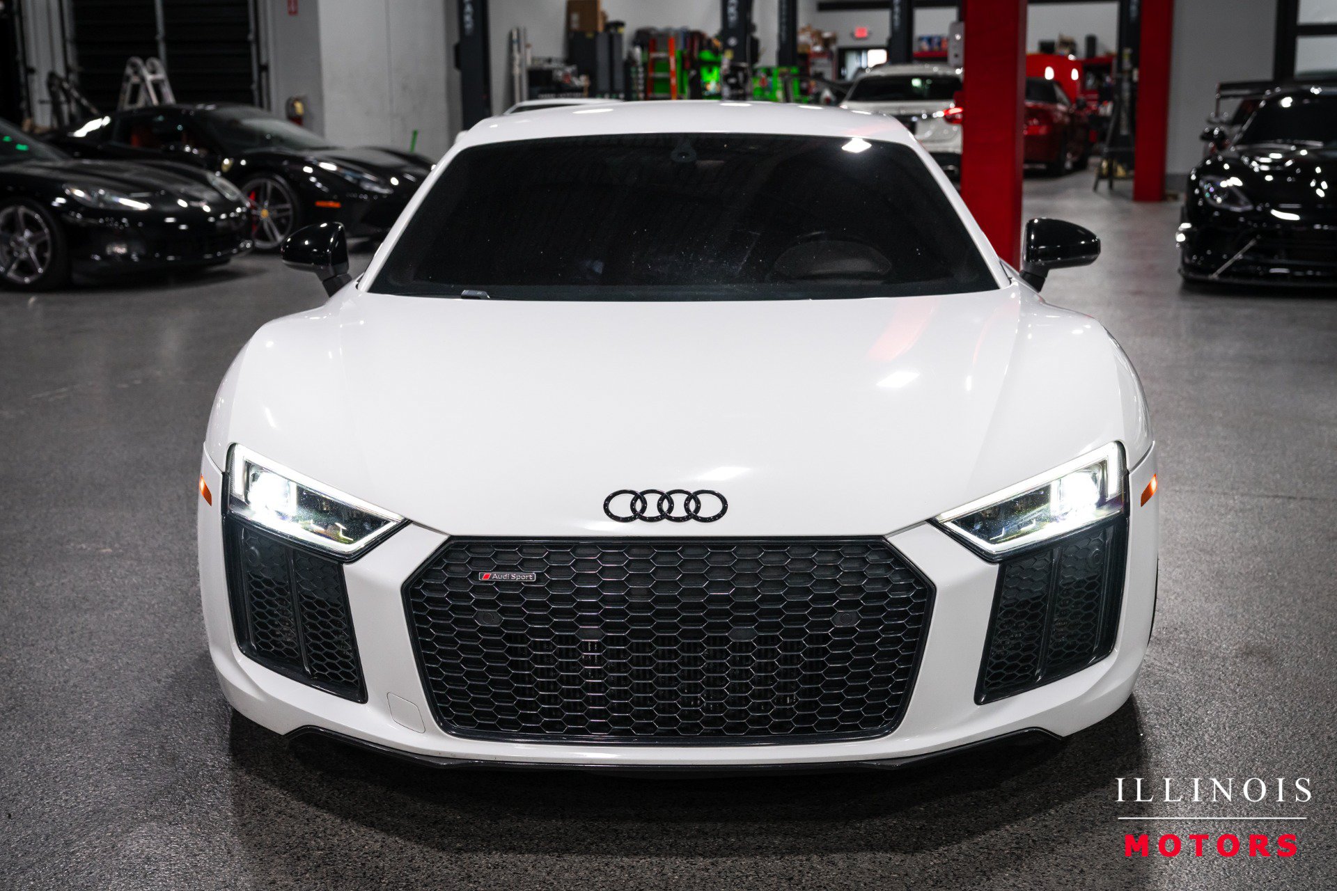Used 2018 Audi R8 V10 w/ Premium Package RWD image 8