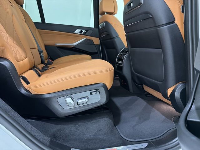 Certified 2024 BMW X7 xDrive40i w/ Premium Package image 25