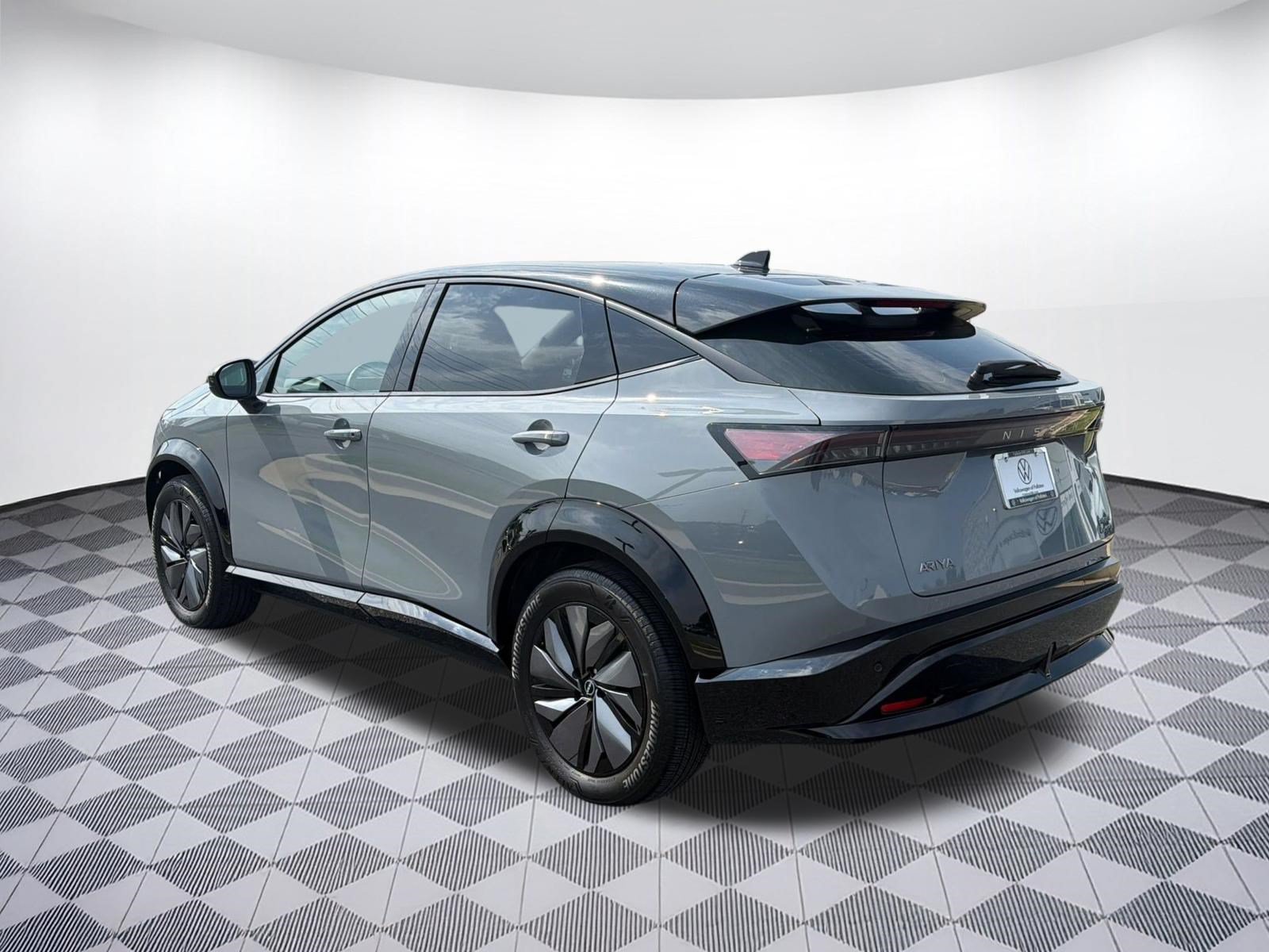Used 2023 Nissan Ariya AWD image 3