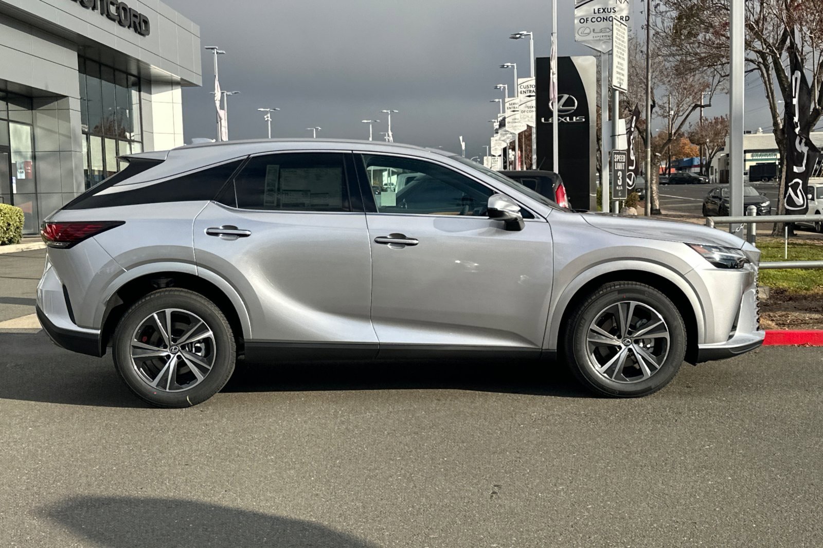 New 2026 Lexus RX 350 FWD image 3