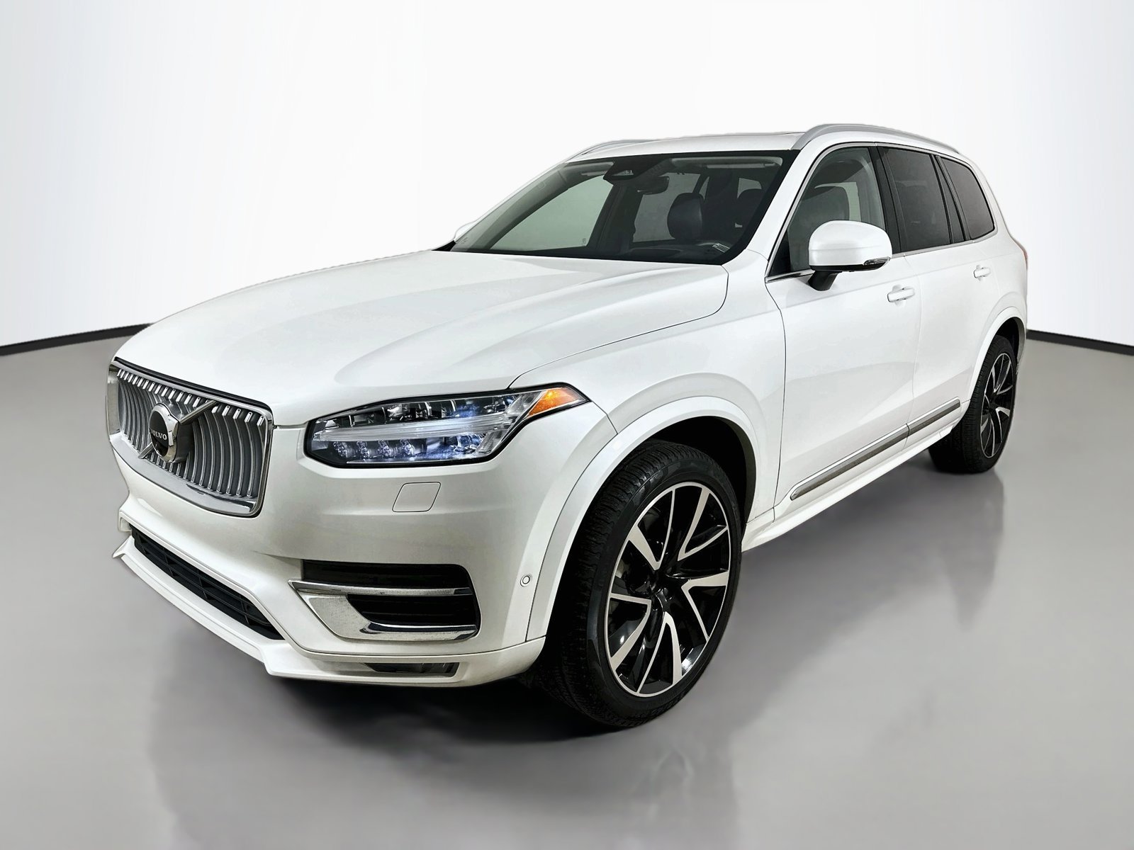 Certified 2024 Volvo XC90 B6 Ultimate w/ Protection Package Premier AWD/4WD image 1
