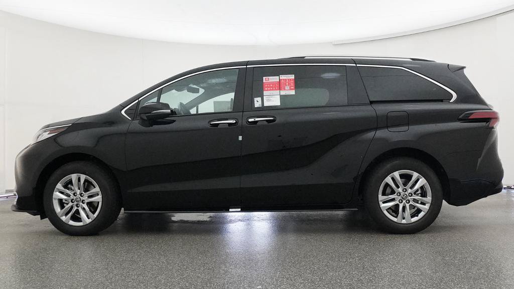 New 2026 Toyota Sienna Limited FWD image 31