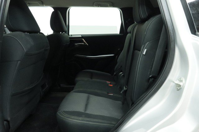 Used 2023 Mitsubishi Outlander ES FWD image 26