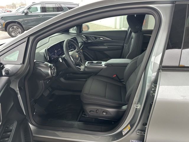 New 2026 Chevrolet Equinox EV LT w/ Comfort Package FWD image 17