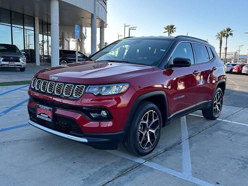 Used 2025 Jeep Compass Limited image 7
