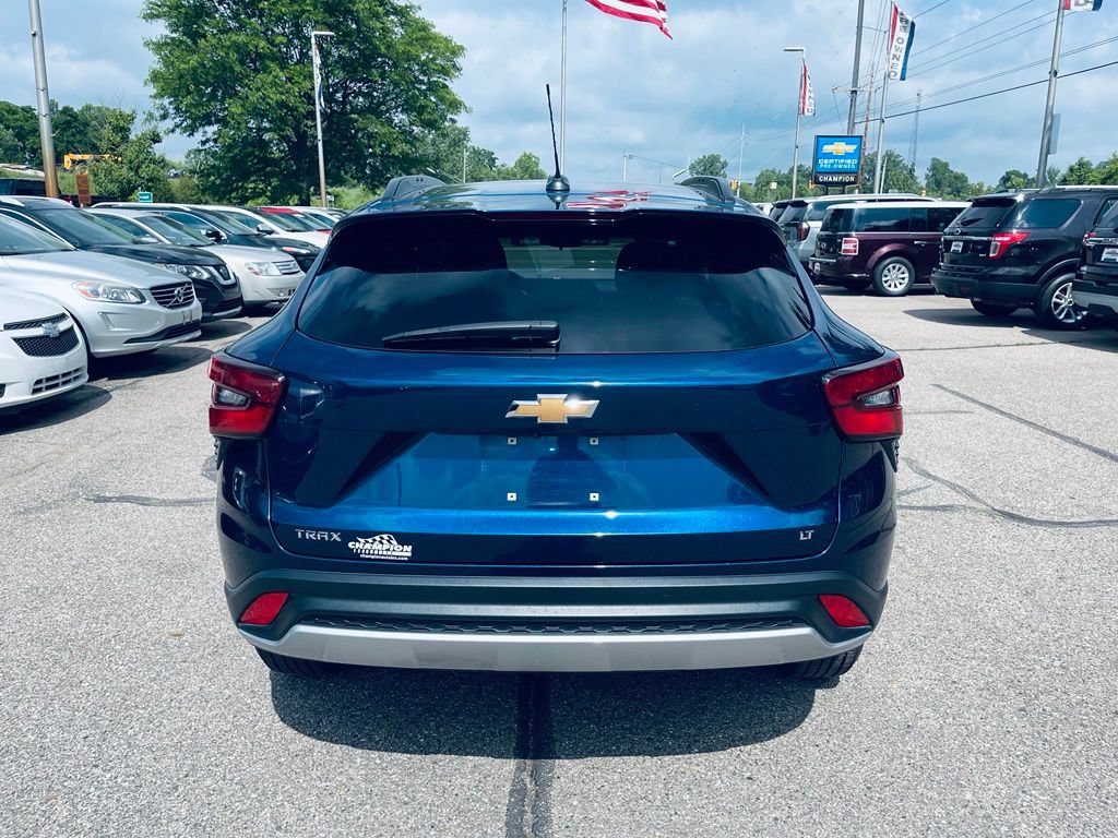 Used 2024 Chevrolet Trax LT FWD image 5