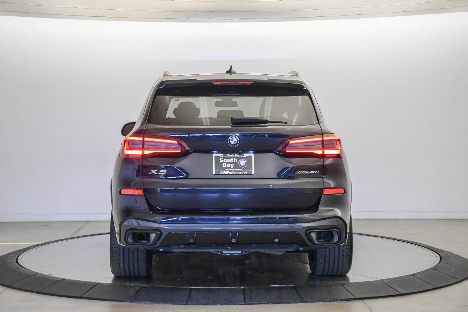 Certified 2023 BMW X5 xDrive40i w/ M Sport Package AWD/4WD image 3