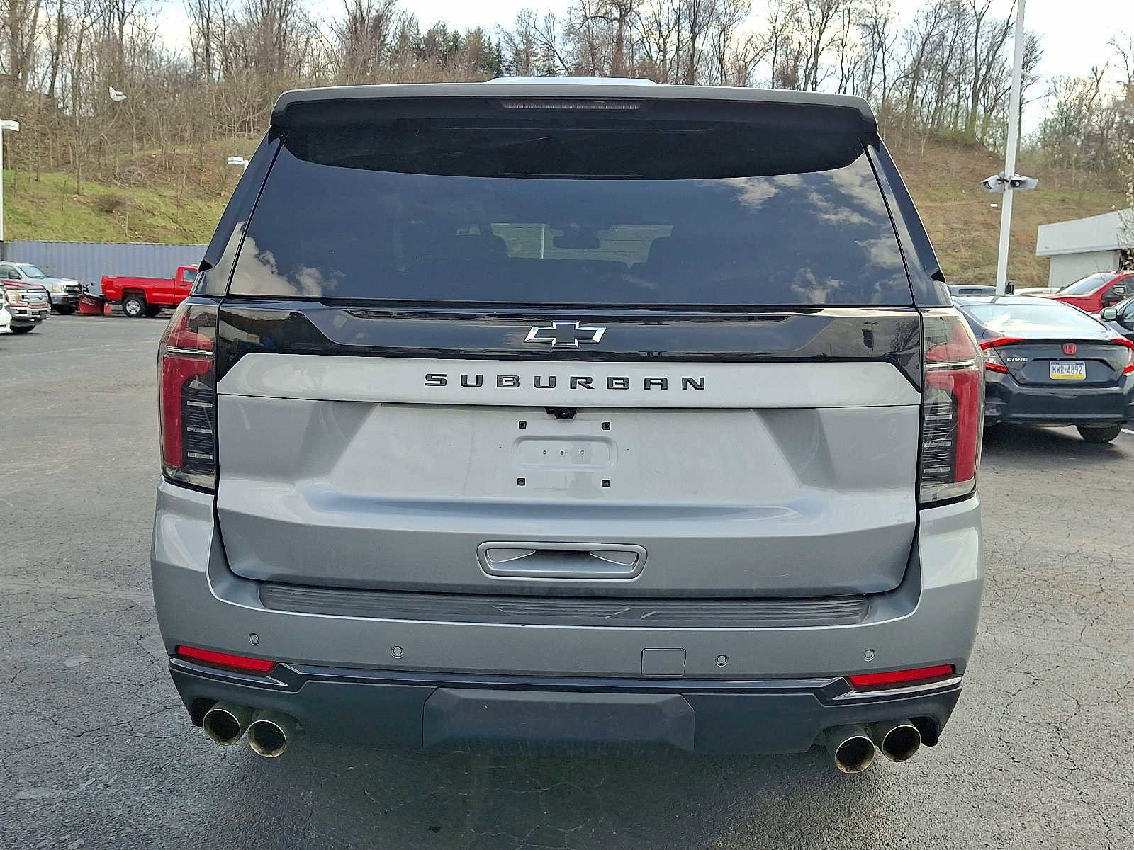 Used 2025 Chevrolet Suburban Z71 AWD/4WD image 5