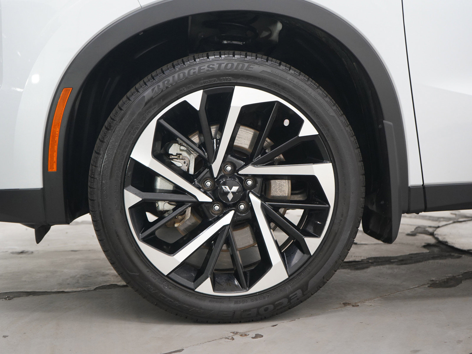 Used 2023 Mitsubishi Outlander SE AWD/4WD image 32